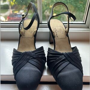 Navy blue vintage heels